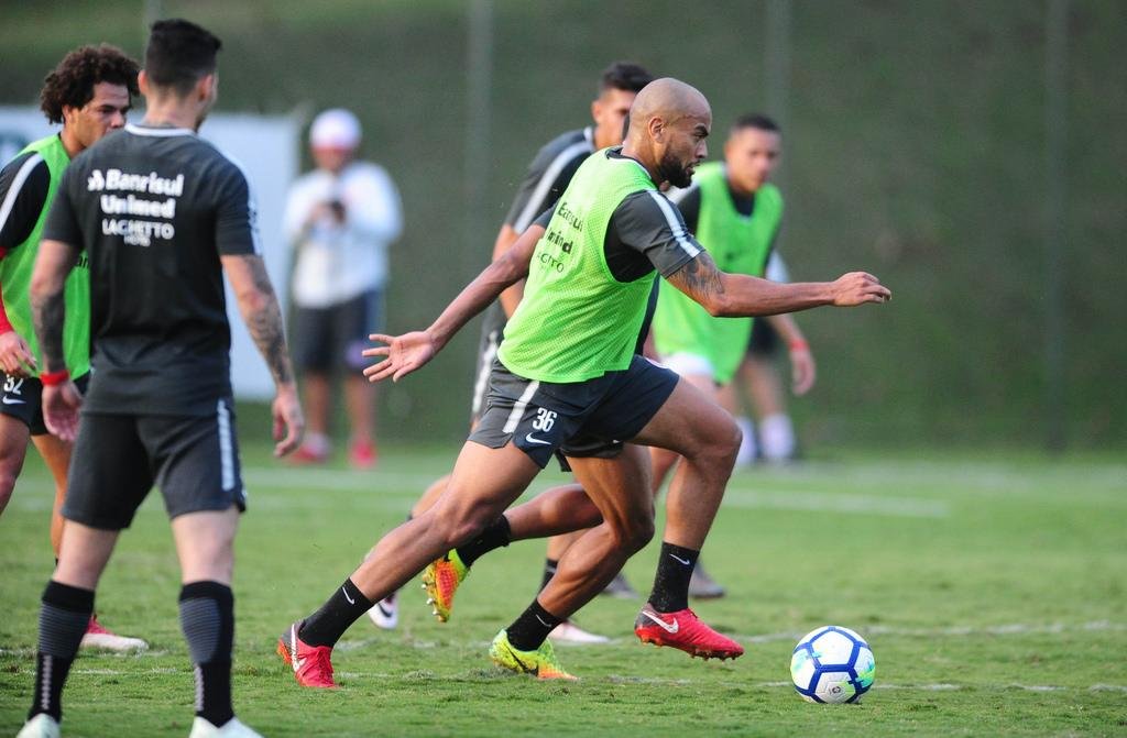 Rodrigo Moledo retornou na ter&ccedil;a-feira aos treinamentos