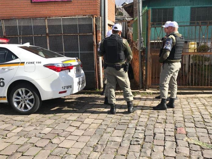 O crime aconteceu na rua Manoel Almeida