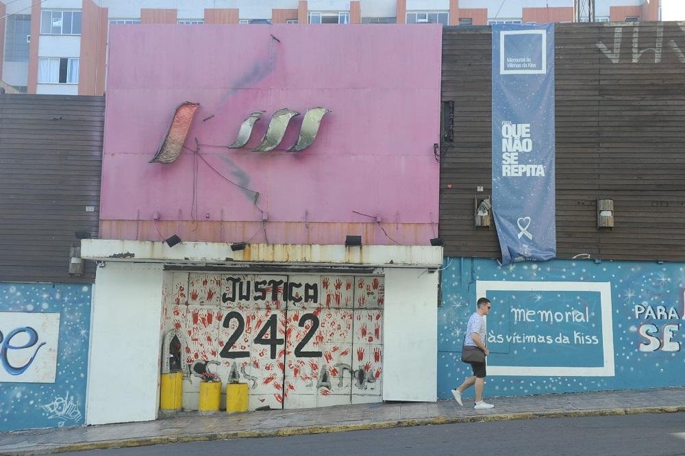 Justi&ccedil;a rejeita den&uacute;ncia contra pais de v&iacute;timas da Kiss por cal&uacute;nia 