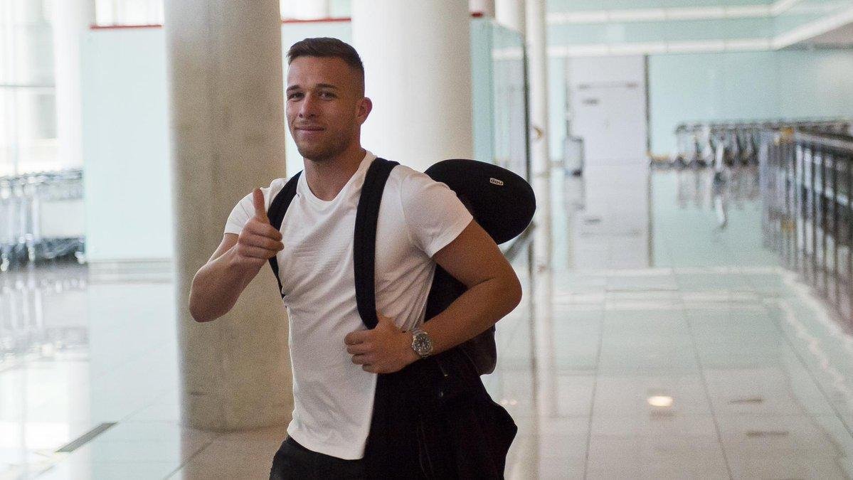 Arthur assinar&aacute; contrato de seis temporadas com o clube catal&atilde;o