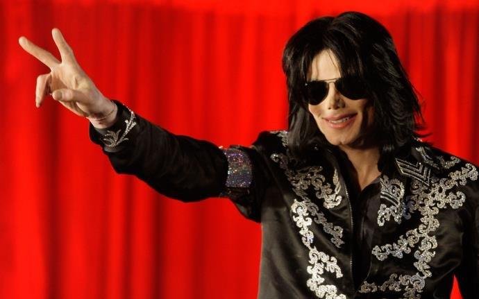 Michael Jackson chegou a afirmar que sofreu viol&ecirc;ncia durante a inf&acirc;ncia