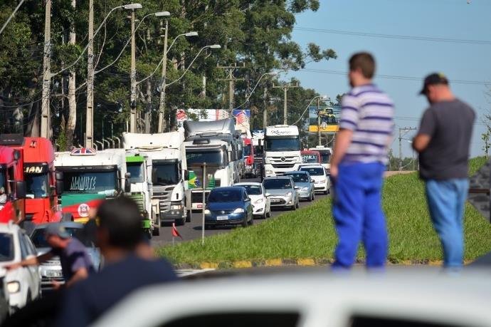 Paralisa&ccedil;&atilde;o de 11 dias j&aacute; teve reflexo no varejo em maio, com redu&ccedil;&atilde;o de 0,6%