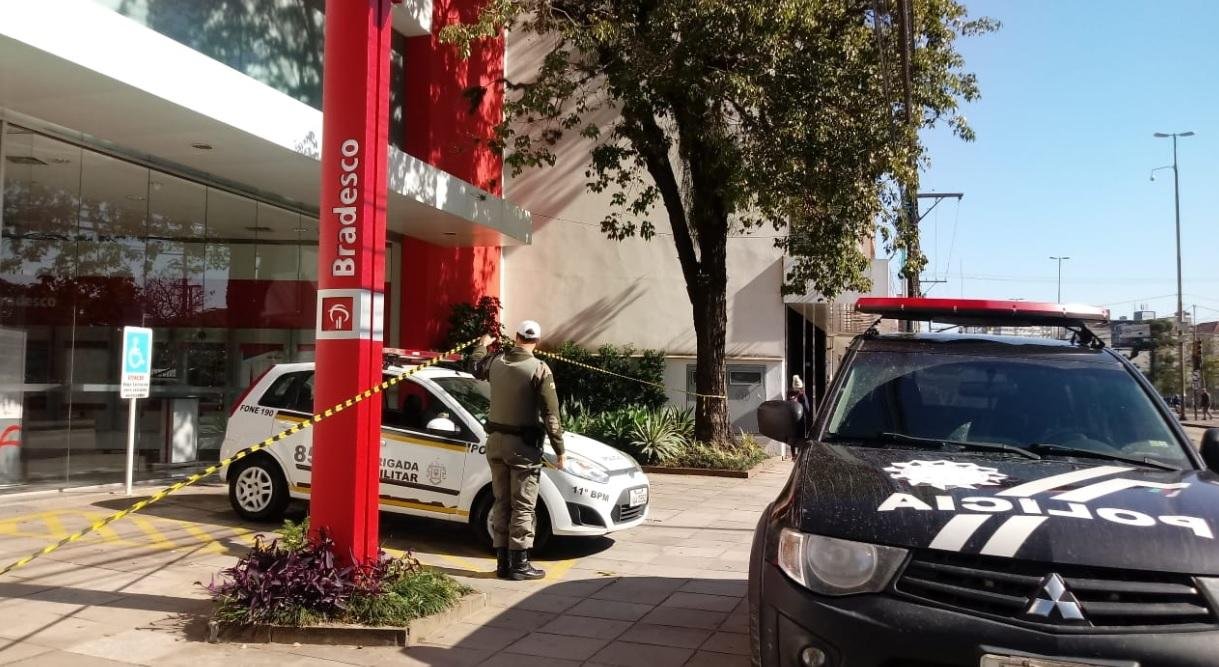Quadrilha invade e assalta ag&ecirc;ncia na avenida Assis Brasil em Porto Alegre 