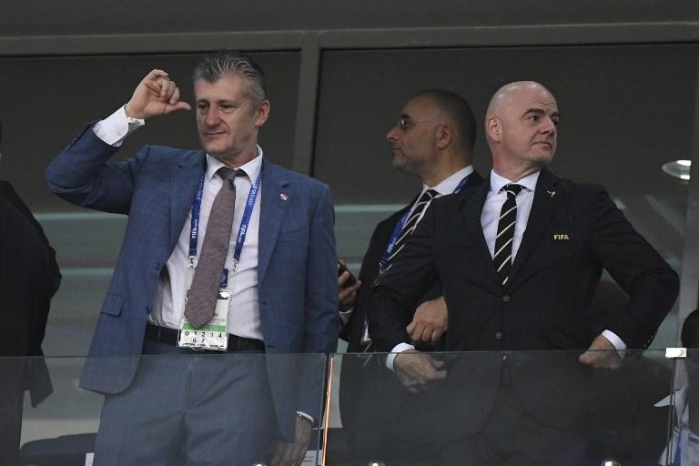 Suker (&agrave; esquerda) foi um dos maiores jogadores da hist&oacute;ria da Cro&aacute;cia