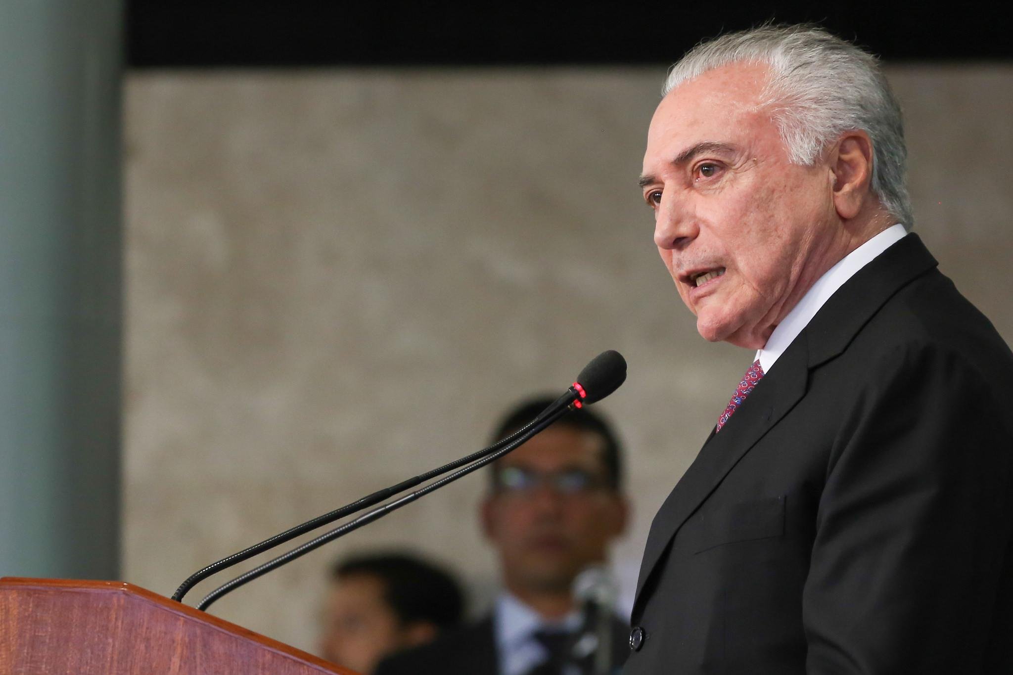 Michel Temer passa por procedimento est&eacute;tico na C&acirc;mara