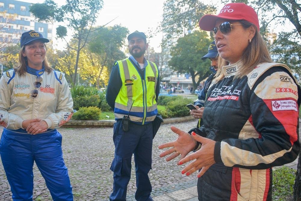 Pilotos ficaram impressionaram com a imprud&ecirc;ncia dos motoristas que trafegam pelas ruas de Porto Alegre 