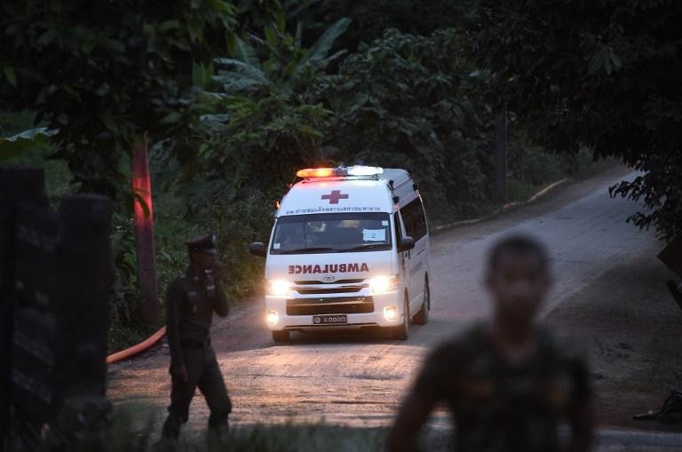 Oito adolescentes foram resgatados de caverna