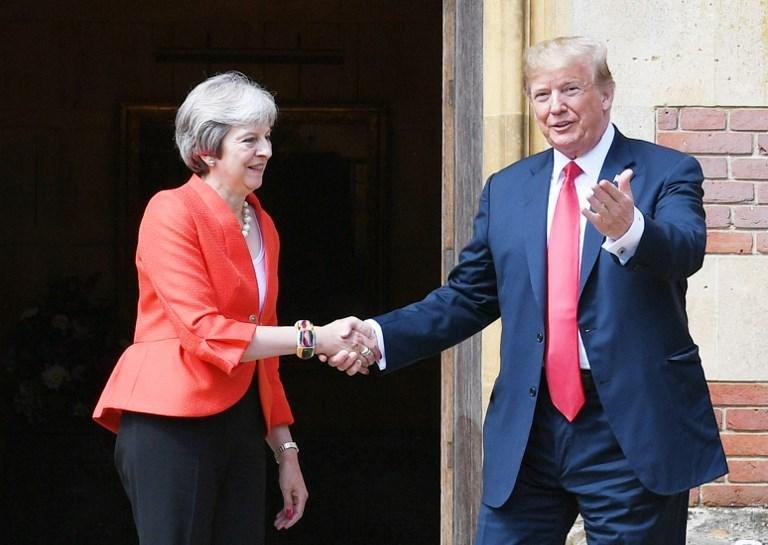 Theresa May e Donald Trump se encontraram nesta sexta no Reino Unido 