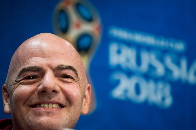 "N&atilde;o posso dizer palavras negativas", completou Infantino, para depois ficar em sil&ecirc;ncio, procurando as palavras, o que arrancou sorrisos dos jornalistas e dele mesmo