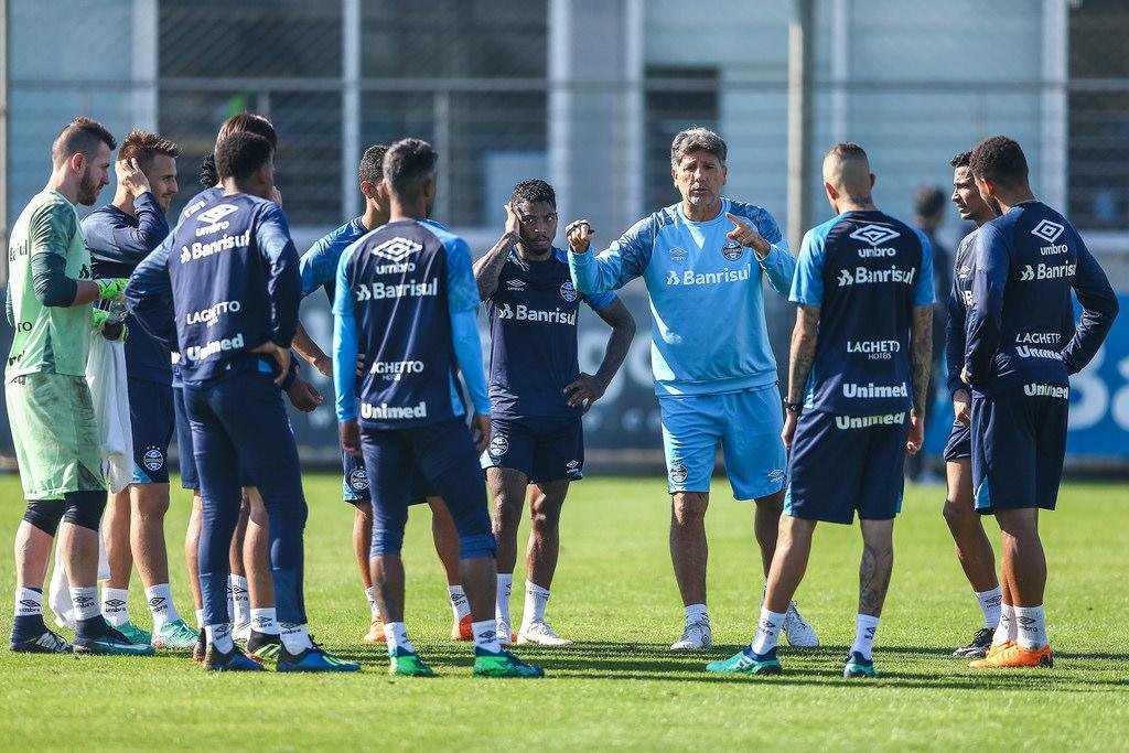 Jogadores fizeram treino-coletivo no CT Luiz Carvalho neste s&aacute;bado