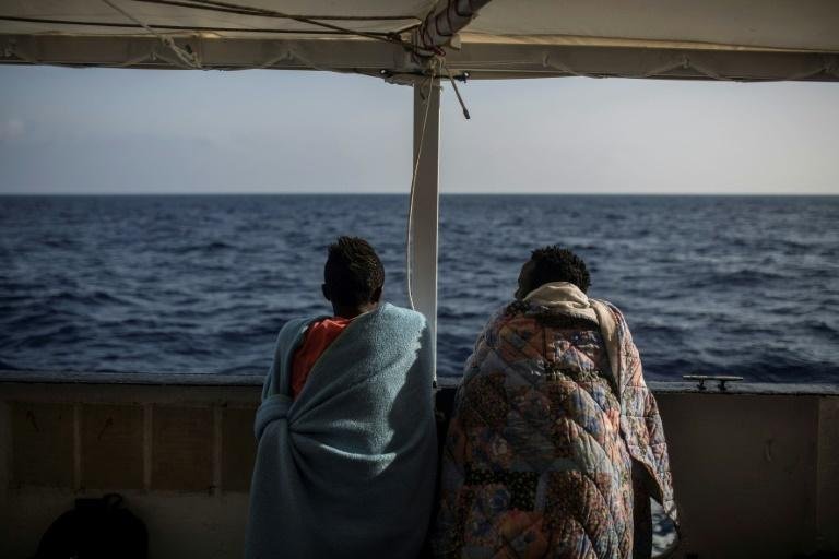 450 pessoas foram resgatadas em &aacute;guas italianas