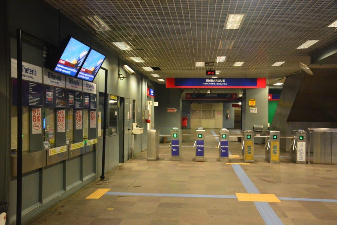 Esta&ccedil;&otilde;es ficaram fechadas por 4h40min