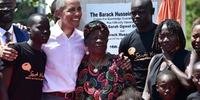 Obama visita família e inaugura centro para jovens no Quênia