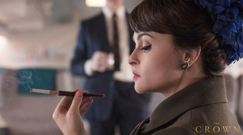 Netflix divulga imagem de Helena Bonham Carter como Margaret em "The Crown"