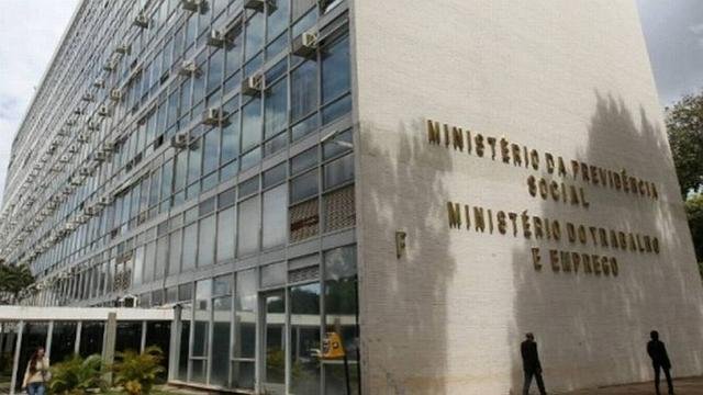 Pol&iacute;cia Federal  isolou a sobreloja do pr&eacute;dio do Minist&eacute;rio do Trabalho