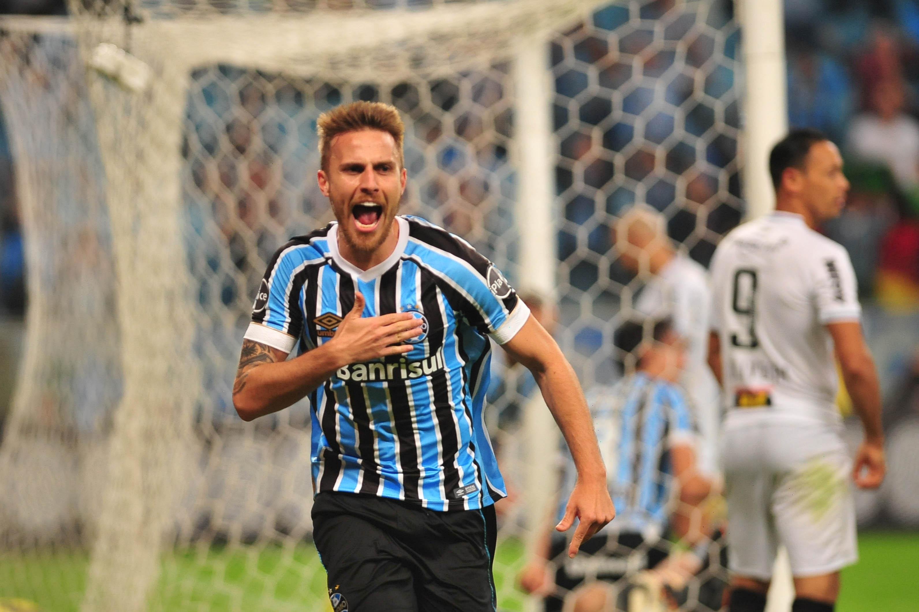 Bressan abriu o placar de cabe&ccedil;a