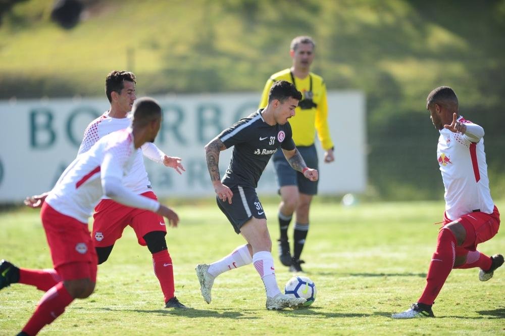 Zeca vira coringa no Inter e Odair cita chance de varia&ccedil;&atilde;o de esquema 