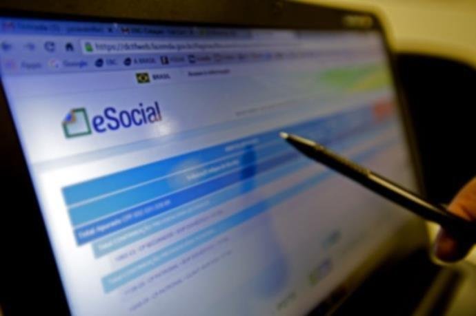 M&eacute;dias empresas ter&atilde;o de ingressar no eSocial a partir desta segunda