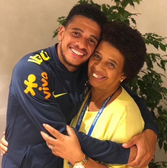 M&atilde;e do jogador Taison &eacute; sequestrada em Pelotas 