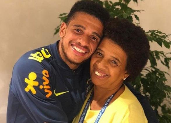 M&atilde;e do jogador Taison foi sequestrada nesta segunda