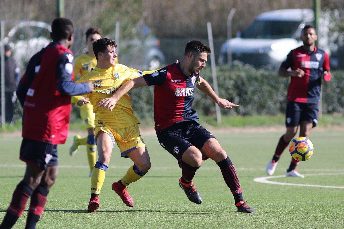 Zagueiro Matias Antonini, de 20 anos, est&aacute; sem contrato, ap&oacute;s passar pelo Cagliari