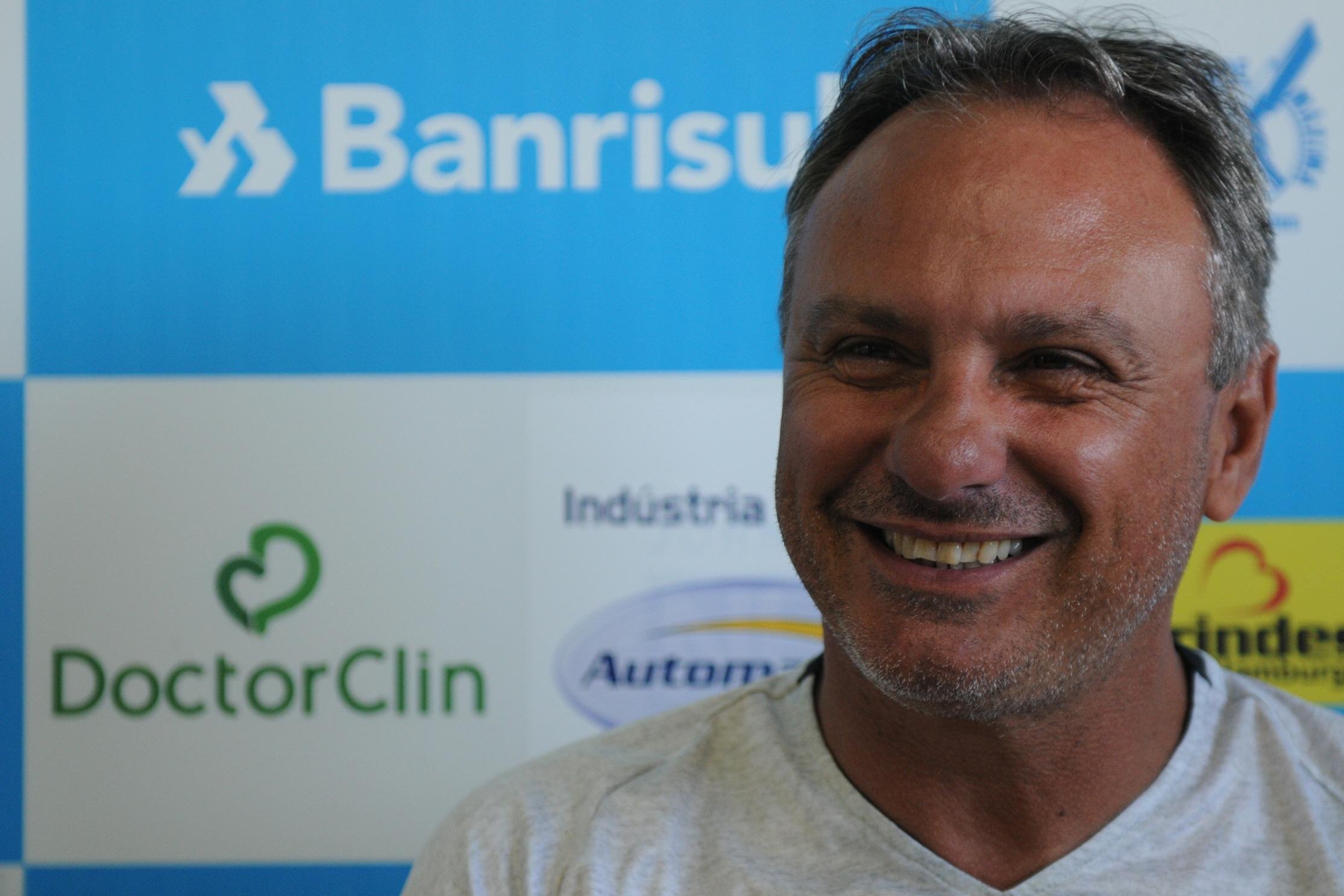 Morre aos 54 anos t&eacute;cnico Beto Campos 