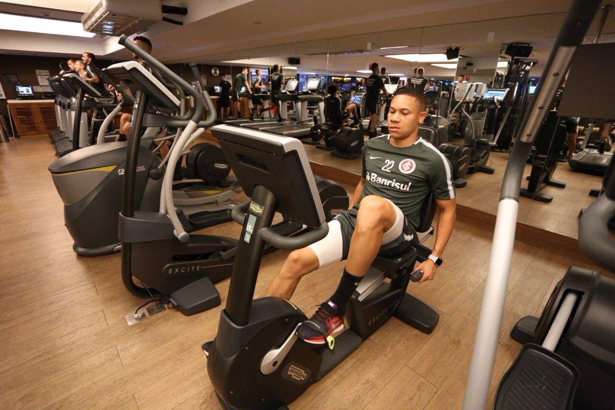 Wellington Silva treinou fisicamente na manh&atilde; desta sexta-feira em Curitiba