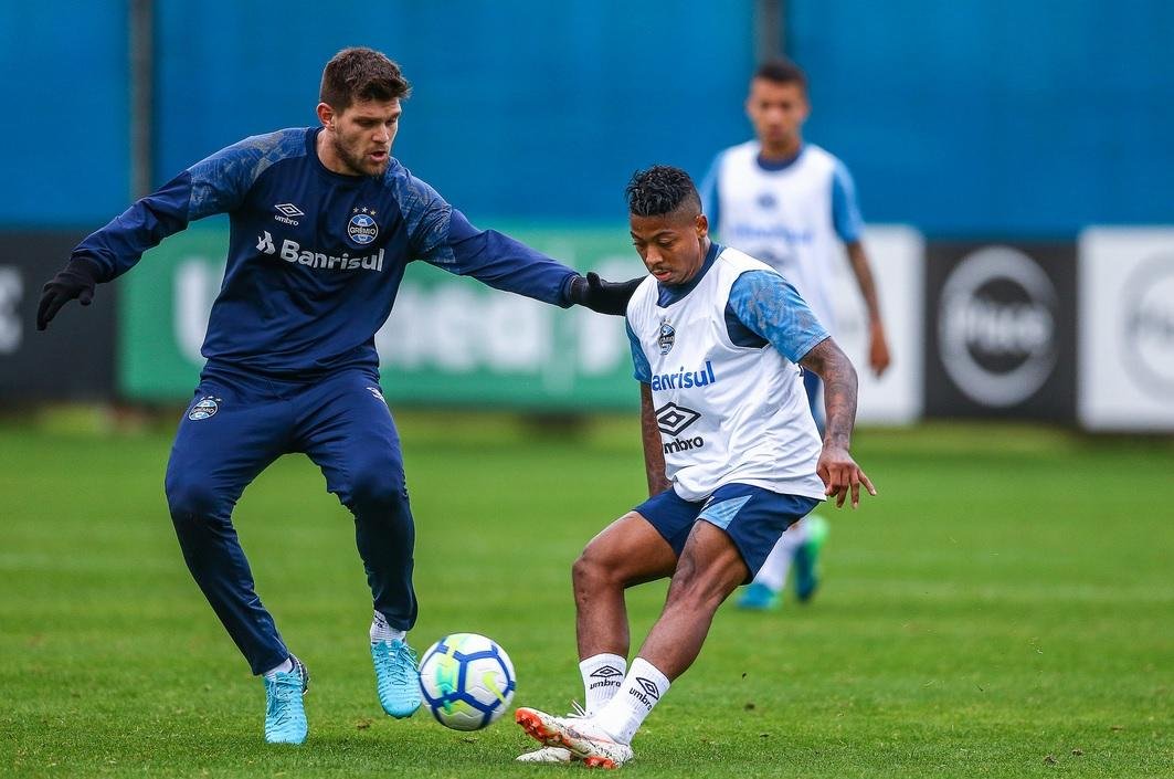 Renato comandou um trabalho t&aacute;tico em campo reduzido no CT Luiz Carvalho