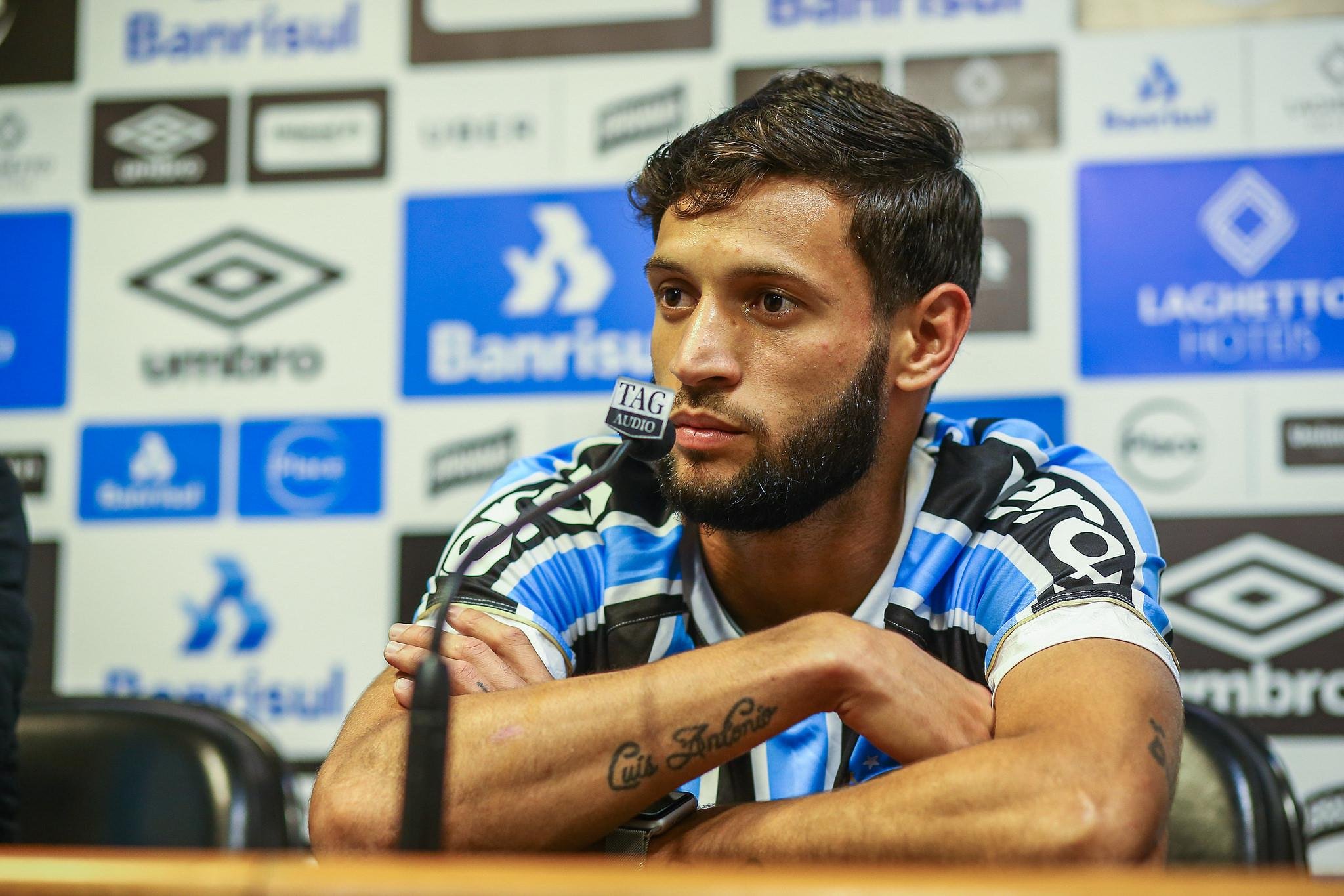 Juninho Capixaba foi apresentado nesta ter&ccedil;a-feira pelo Gr&ecirc;mio
