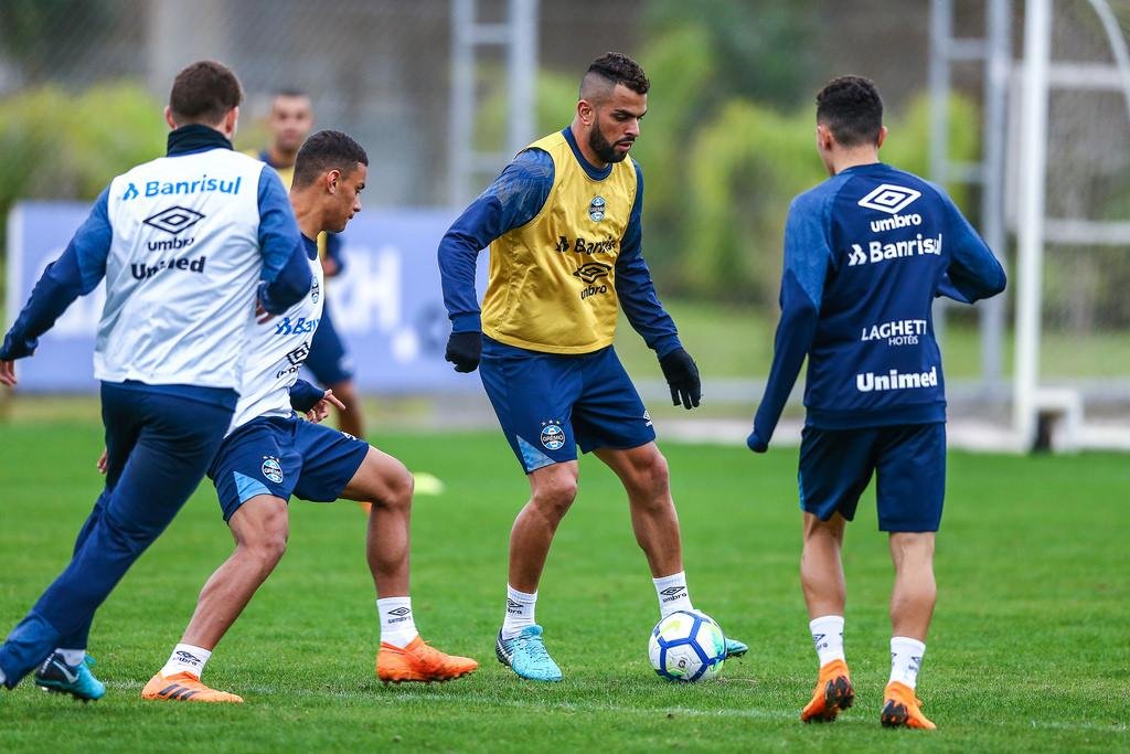 Gr&ecirc;mio ter&aacute; o retorno de Maicon ap&oacute;s suspens&atilde;o