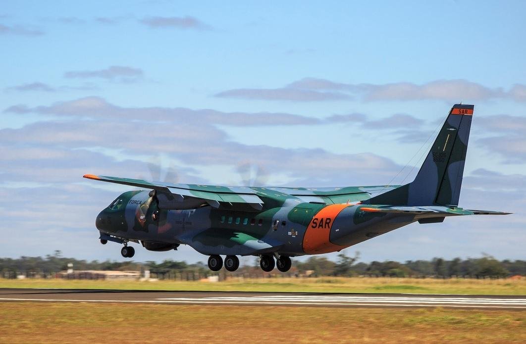 For&ccedil;a A&eacute;rea Brasileira auxilia nas buscas entre Navegantes e Itapema
