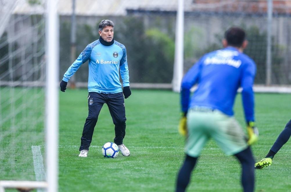 Renato faz treino fechado antes de encarar Chapecoense 