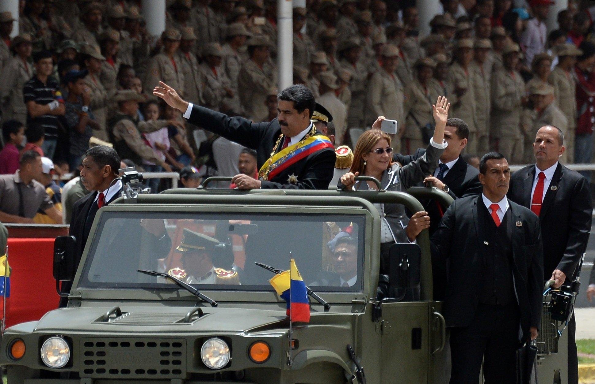 Partido do governo debate poss&iacute;vel desmonte de controles econ&ocirc;micos na Venezuela