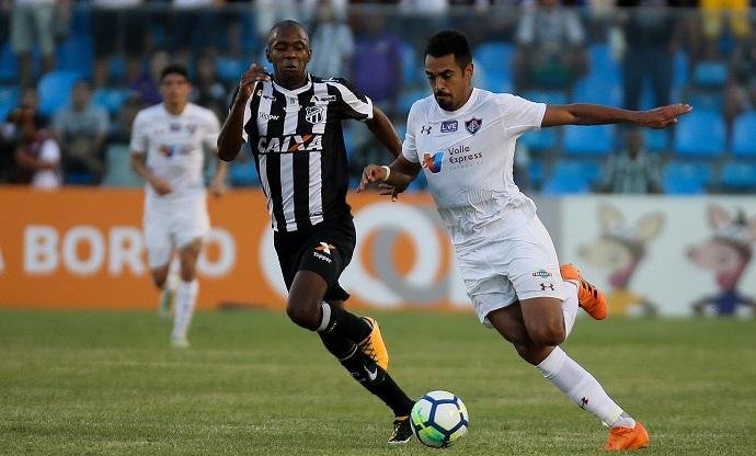 Cear&aacute; derrota o Fluminense e deixa a lanterna do Campeonato Brasileiro