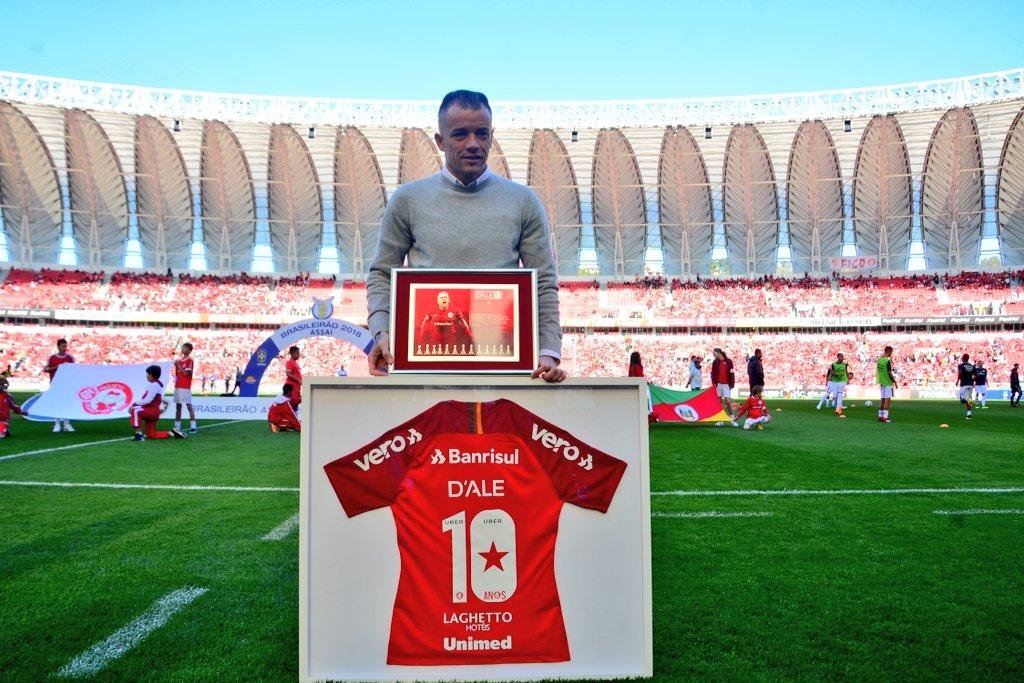 Argentino virou &iacute;dolo de gera&ccedil;&otilde;es de torcedores e jogadores