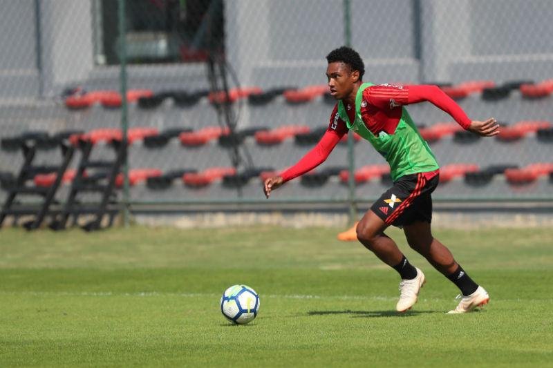 Vitinho tem chances de estrear contra o Gr&ecirc;mio 
