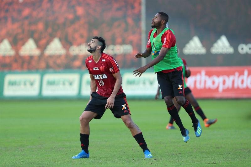 Rodada de cl&aacute;ssicos coloca o primeiro lugar do Brasileir&atilde;o em disputa 