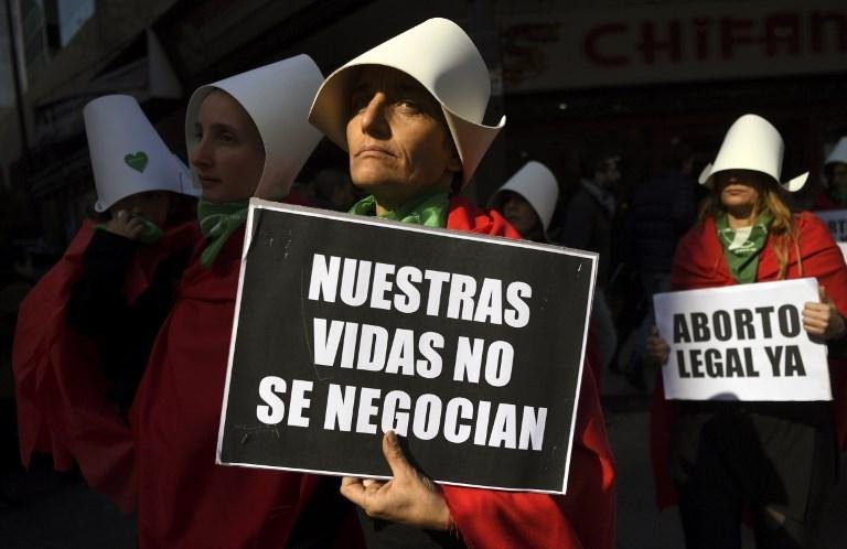 Aborto volta &agrave; pauta do congresso argentino