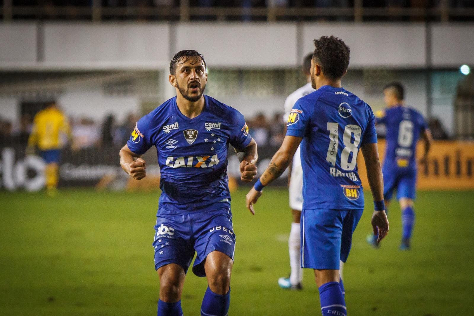 Cruzeiro largou com vantagem no confronto com o Santos