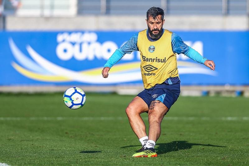 Douglas usar&aacute; a camisa 20 na Libertadores