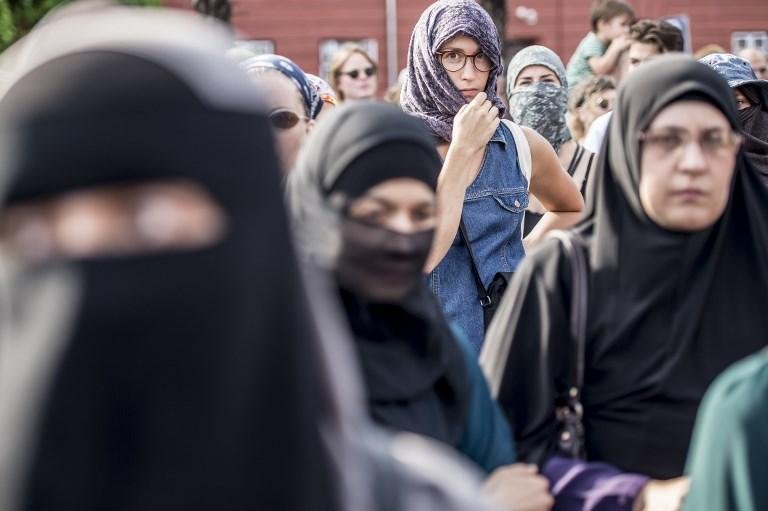 Dinamarca emite multa in&eacute;dita a mulher por usar v&eacute;u integral