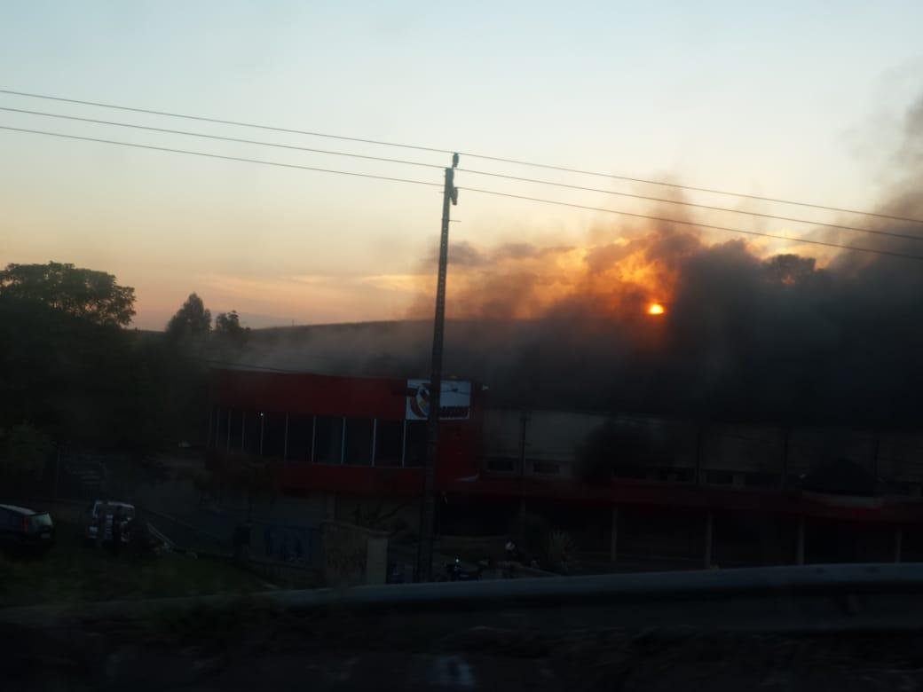 A fuma&ccedil;a dificultou o tr&acirc;nsito na rodovia