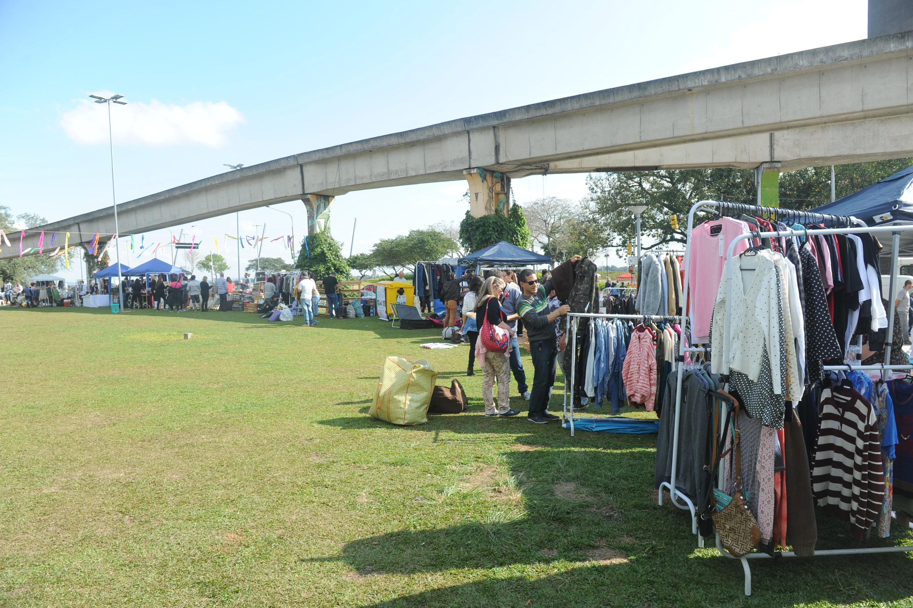 Feira foi realizada pela primeira vez com a orla reaberta