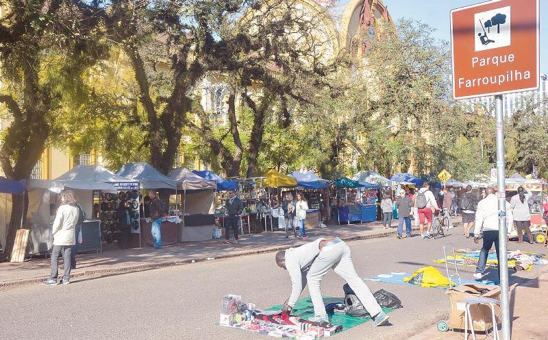 Astes&atilde;os avaliam que movimento diminuiu e inseguran&ccedil;a cresceu consideravelmente na feira