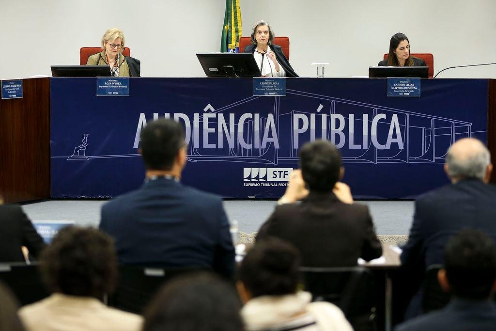 Segundo dia de debates foi marcado por manifesta&ccedil;&otilde;es ideol&oacute;gicas