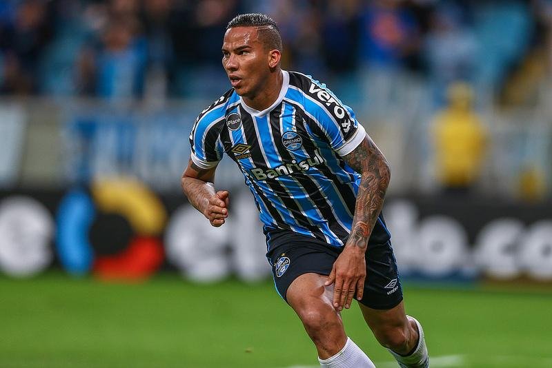 Jael pode ser titular contra o Estudiantes ap&oacute;s boa atua&ccedil;&atilde;o diante do Flamengo