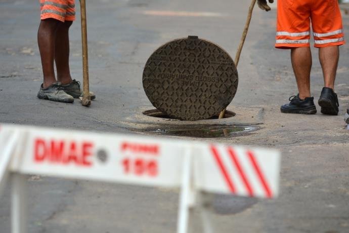 Obras do Dmae deixar&atilde;o tr&ecirc;s bairros sem &aacute;gua nesta ter&ccedil;a
