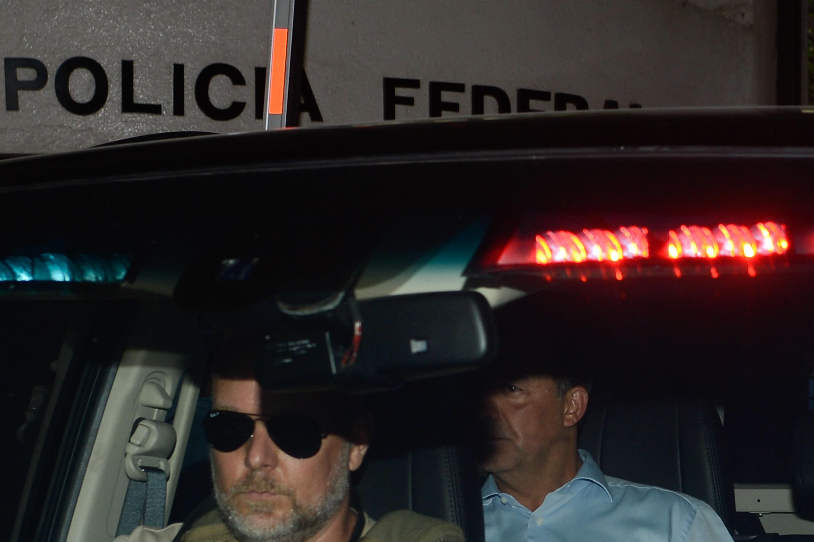Ex-governador do Rio descartou ter dado orienta&ccedil;&atilde;o e disse s&oacute; ter encontrado senegal&ecirc;s em uma oportunidade