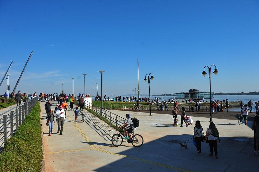 Prefeitura define regras sobre funcionamento de bares na Orla do Gua&iacute;ba