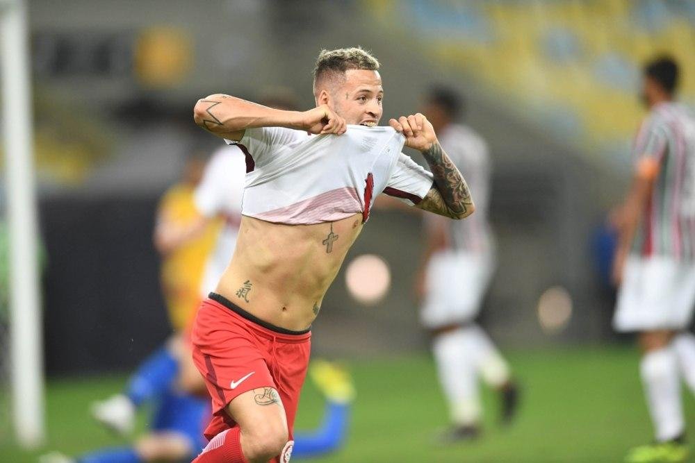 Nico L&oacute;pez marcou duas vezes contra o Fluminense